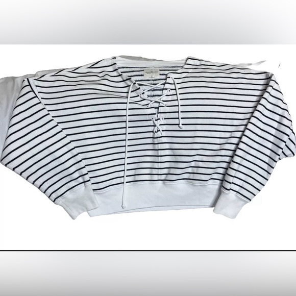 Abercrombie & Fitch Tops - ABERCROMBIE & FITCH WOMEN'S TOP white navy L